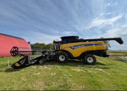 New Holland CX8080 Combine