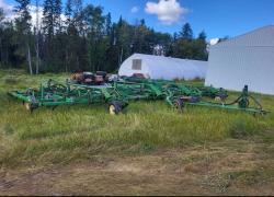 John Deere 2200 Harrow