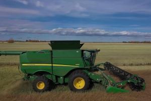 2013 John Deere S680 Combines