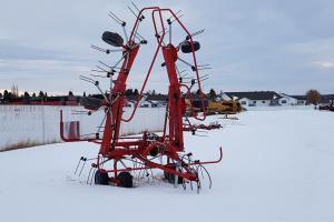 24' Farm King Tedder
