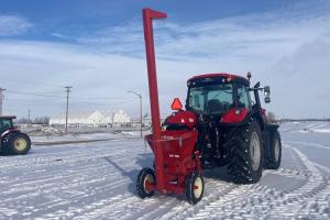 Farm King Y180 Roller Mill