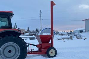 Farm King Y180 roller mill