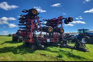 Versatile ML950 Air Drill & Versatile AC600 Air Cart