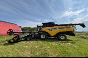 New Holland CX8080 Combine