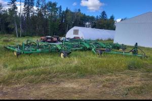 John Deere 2200 Harrow