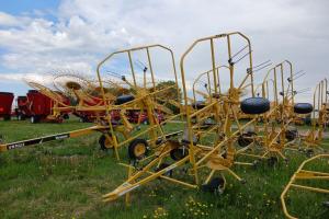 Vermeer TD190 tedder