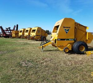 2017 Vermeer 605N Baler