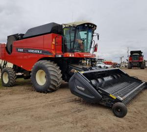 Versatile RT490 Combine