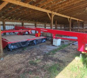 Massey Hesston 1372