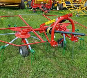 Farm King RT10 tedder