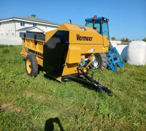 Vermeer BF250 bunk feeder