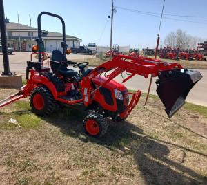 Kioti CS2520 with loader + backhoe