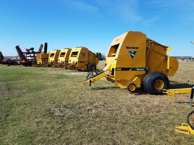 2017 Vermeer 605N Baler