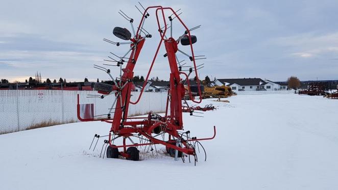 24' Farm King Tedder
