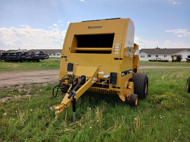 Vermeer 605N Select Baler