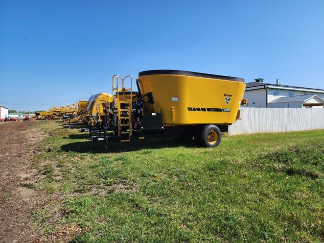 Vermeer VT970 feed mixer